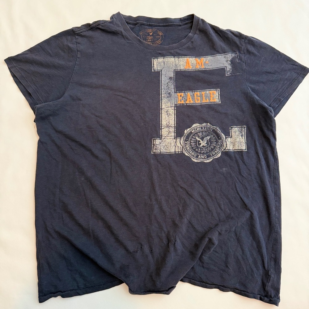 American Eagle T-Shirt Mens L Navy Blue Distressed Athletic Fit Graphic Tee 2012